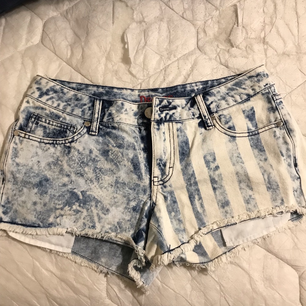 Super cute faded flag jean shorts